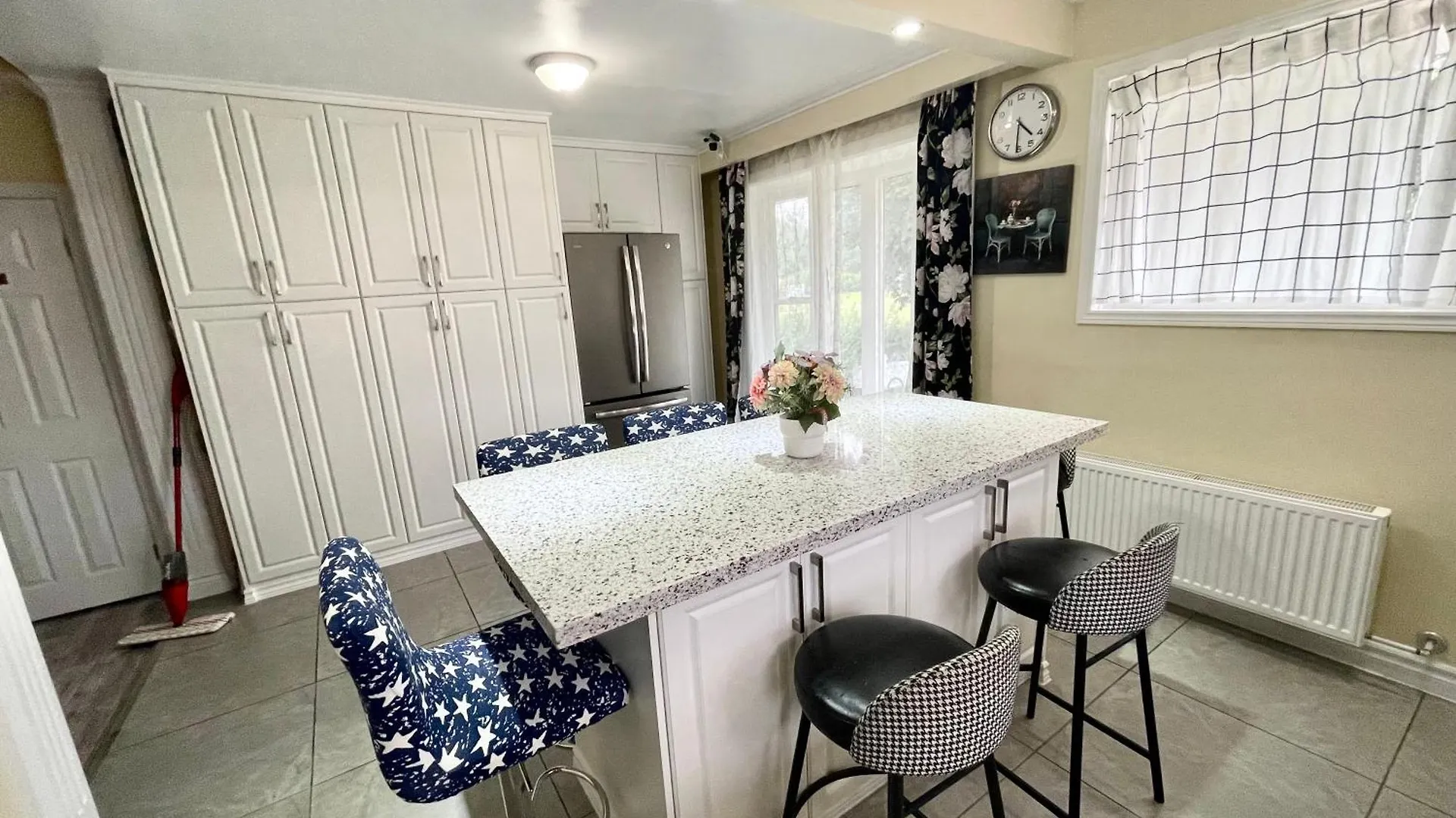 Homestay Bright&Modern Space Perfect For Couple And Family Step To Public Transit In Toronto Canada
