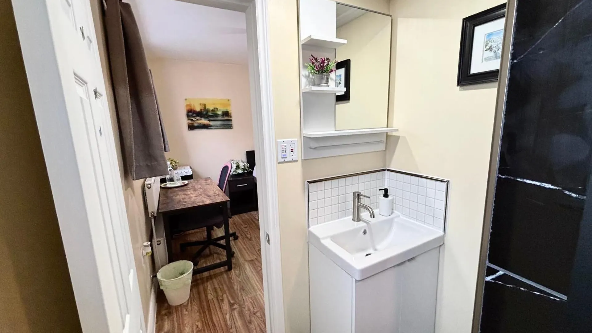 Homestay Bright&Modern Space Perfect For Couple And Family Step To Public Transit In Toronto