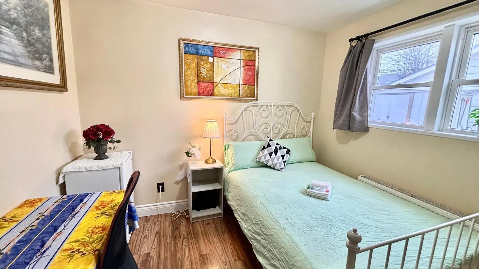 Bright&Modern Space Perfect For Couple And Family Step To Public Transit In Toronto