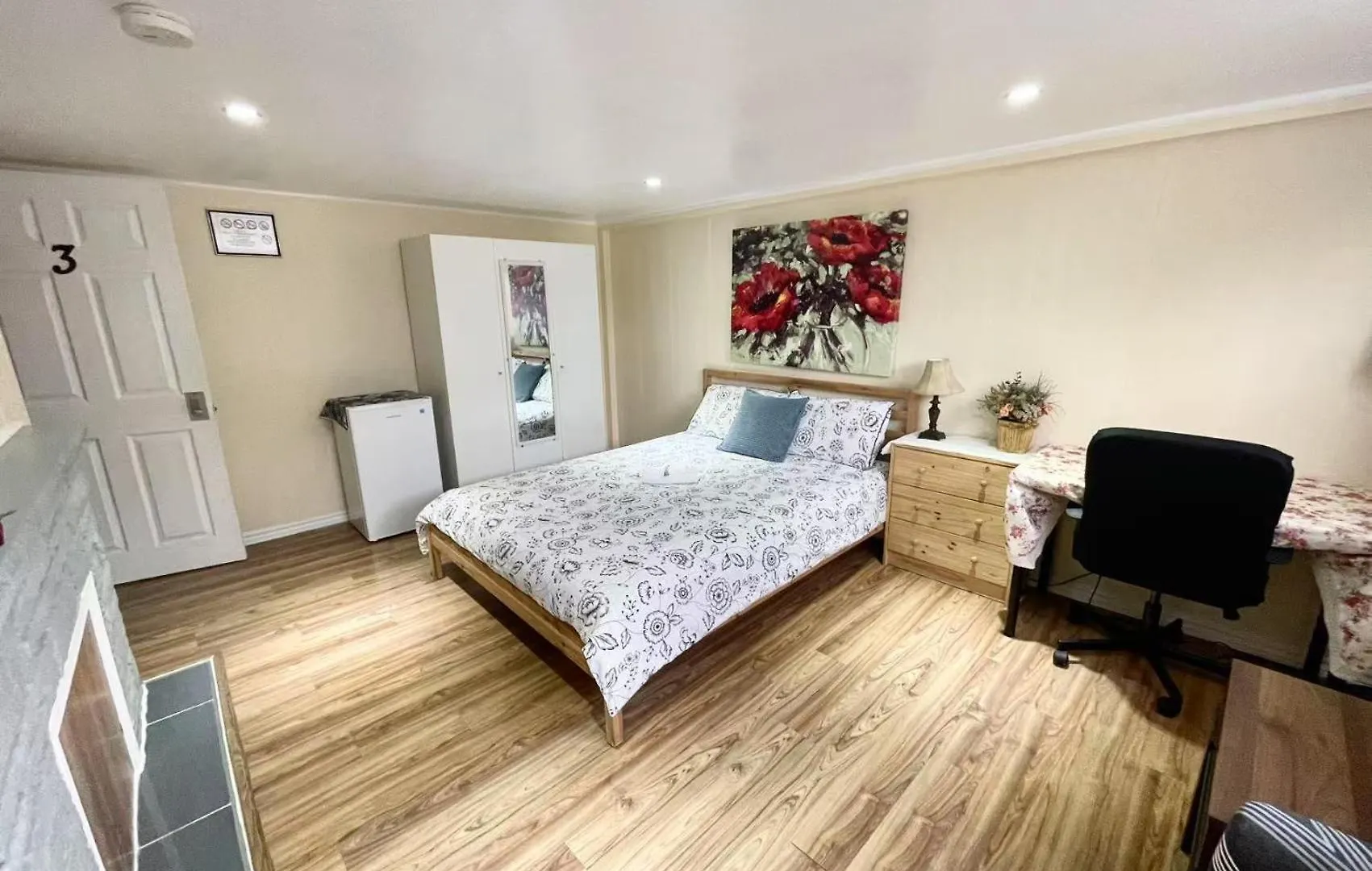 Homestay Bright&Modern Space Perfect For Couple And Family Step To Public Transit In Toronto Canada
