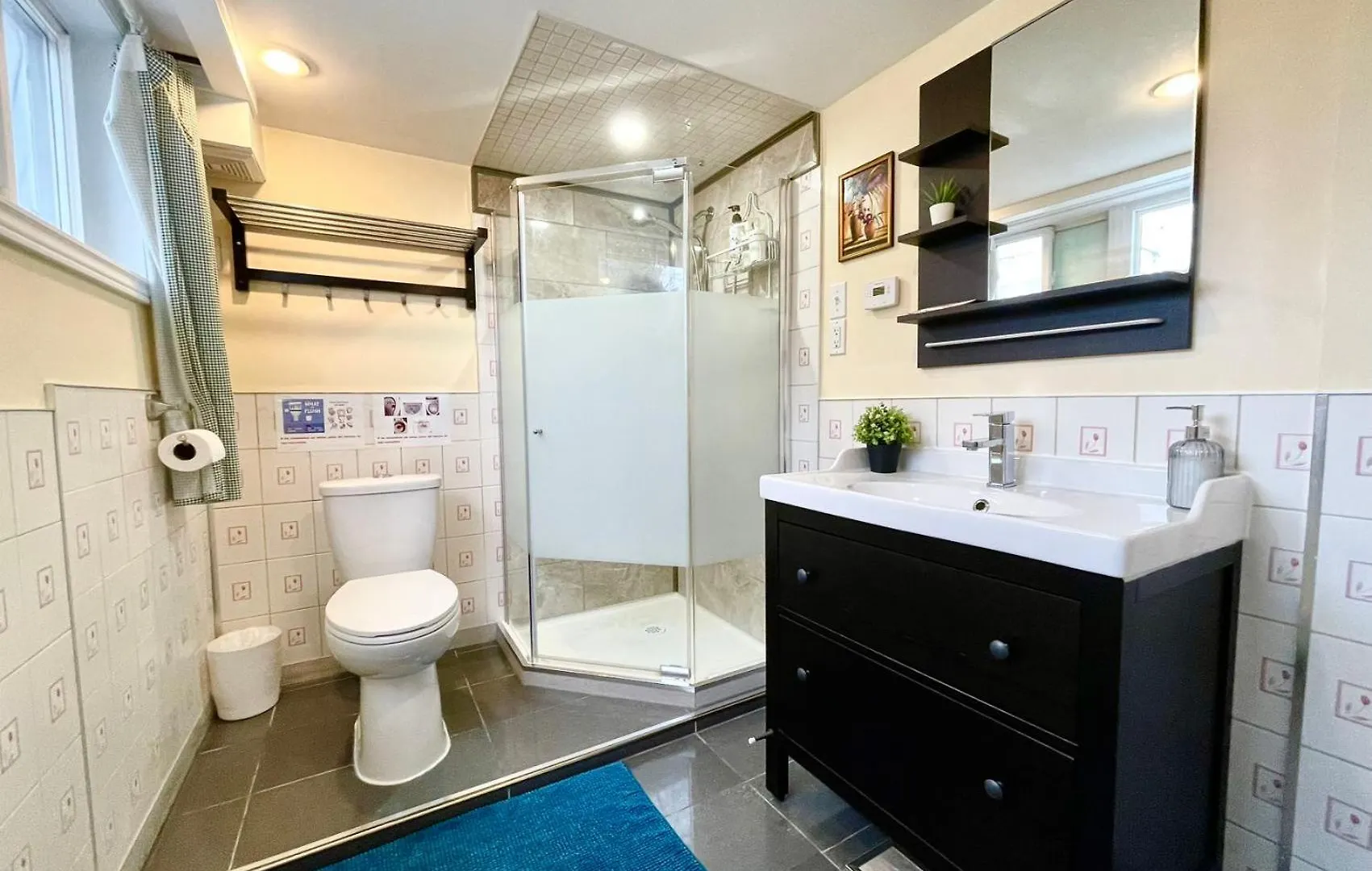 Bright&Modern Space Perfect For Couple And Family Step To Public Transit In Toronto Homestay